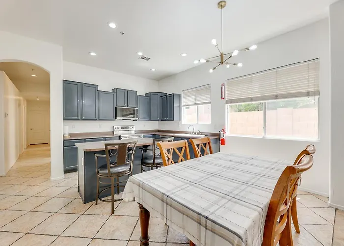 Holiday home 3 Mi To Santan Village: W/ Covered Patio *