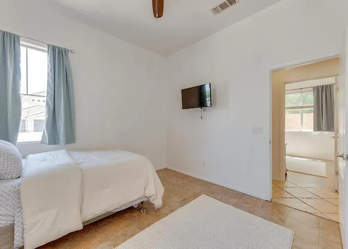 3 Mi To Santan Village: W/ Covered Patio *