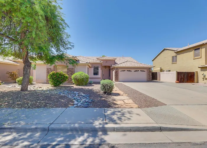 Holiday home 3 Mi To Santan Village: W/ Covered Patio