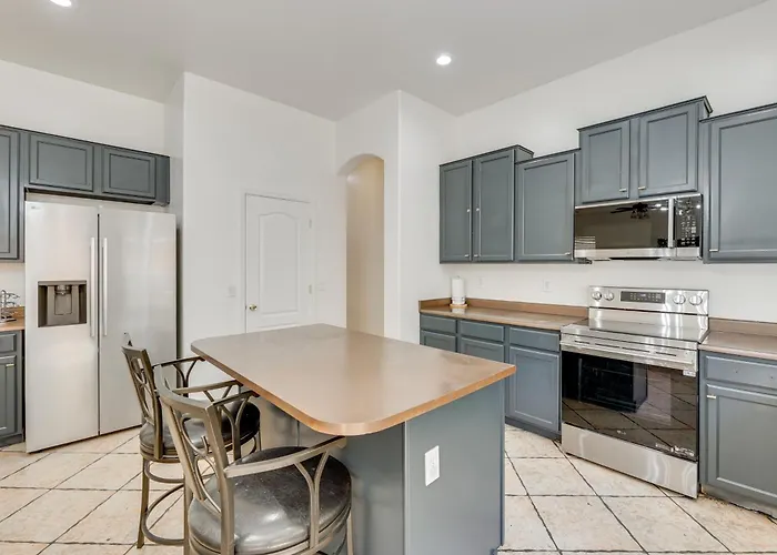 3 Mi To Santan Village: W/ Covered Patio *